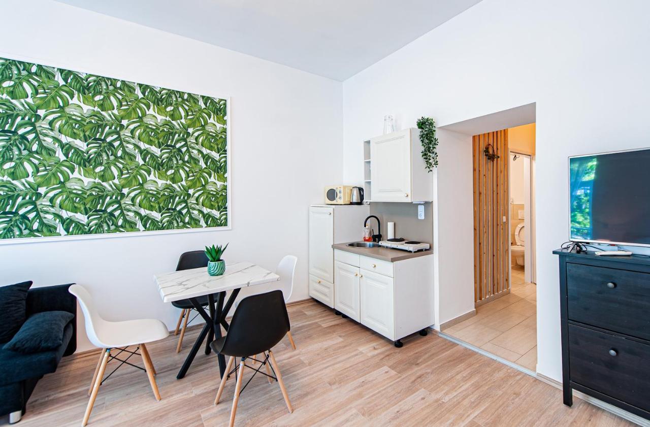 My City Apartment- Vienna Jungle Room מראה חיצוני תמונה
