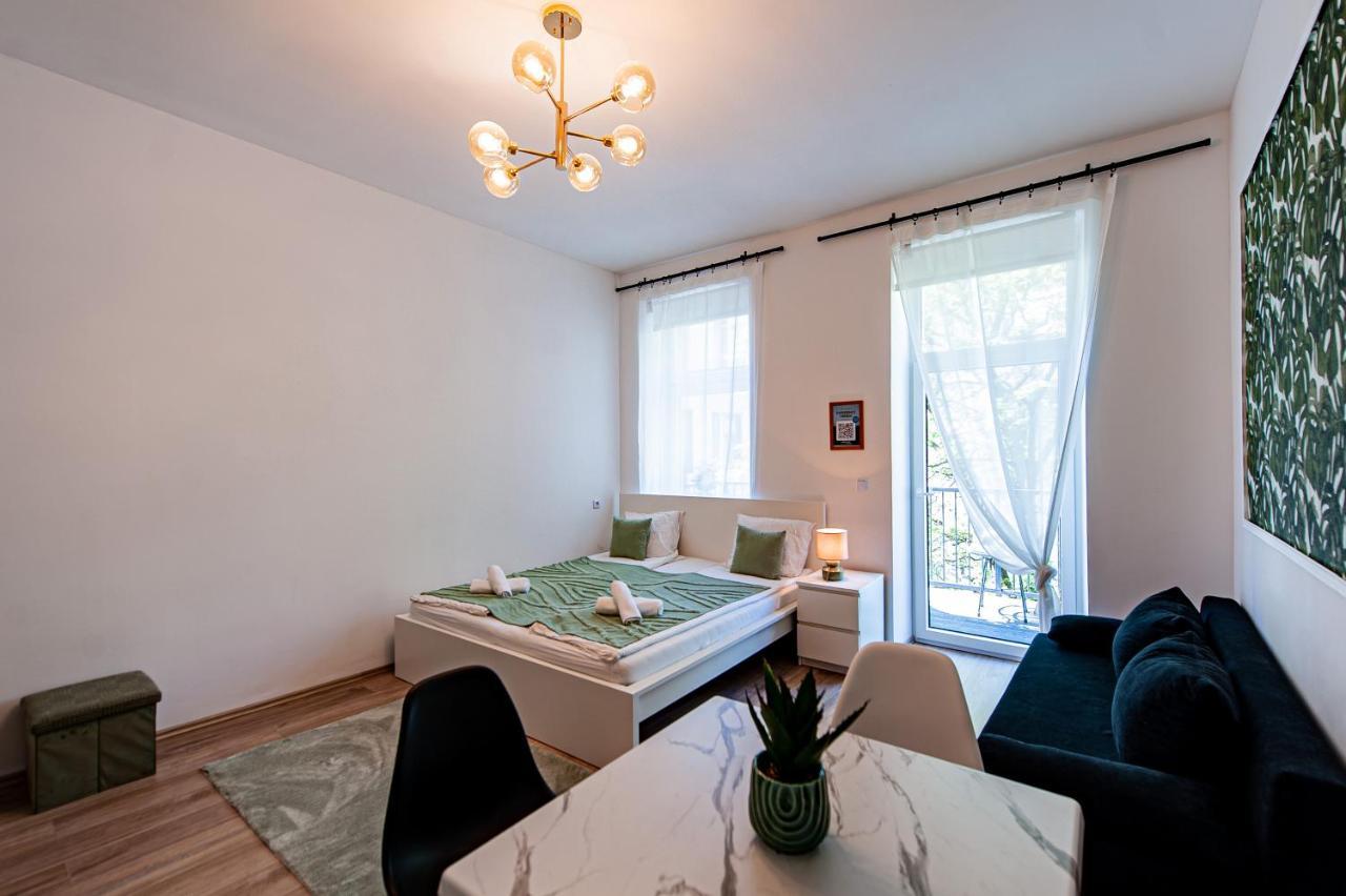My City Apartment- Vienna Jungle Room מראה חיצוני תמונה